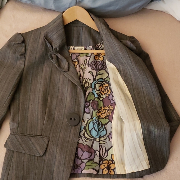 Jacket - Picture 5 of 6